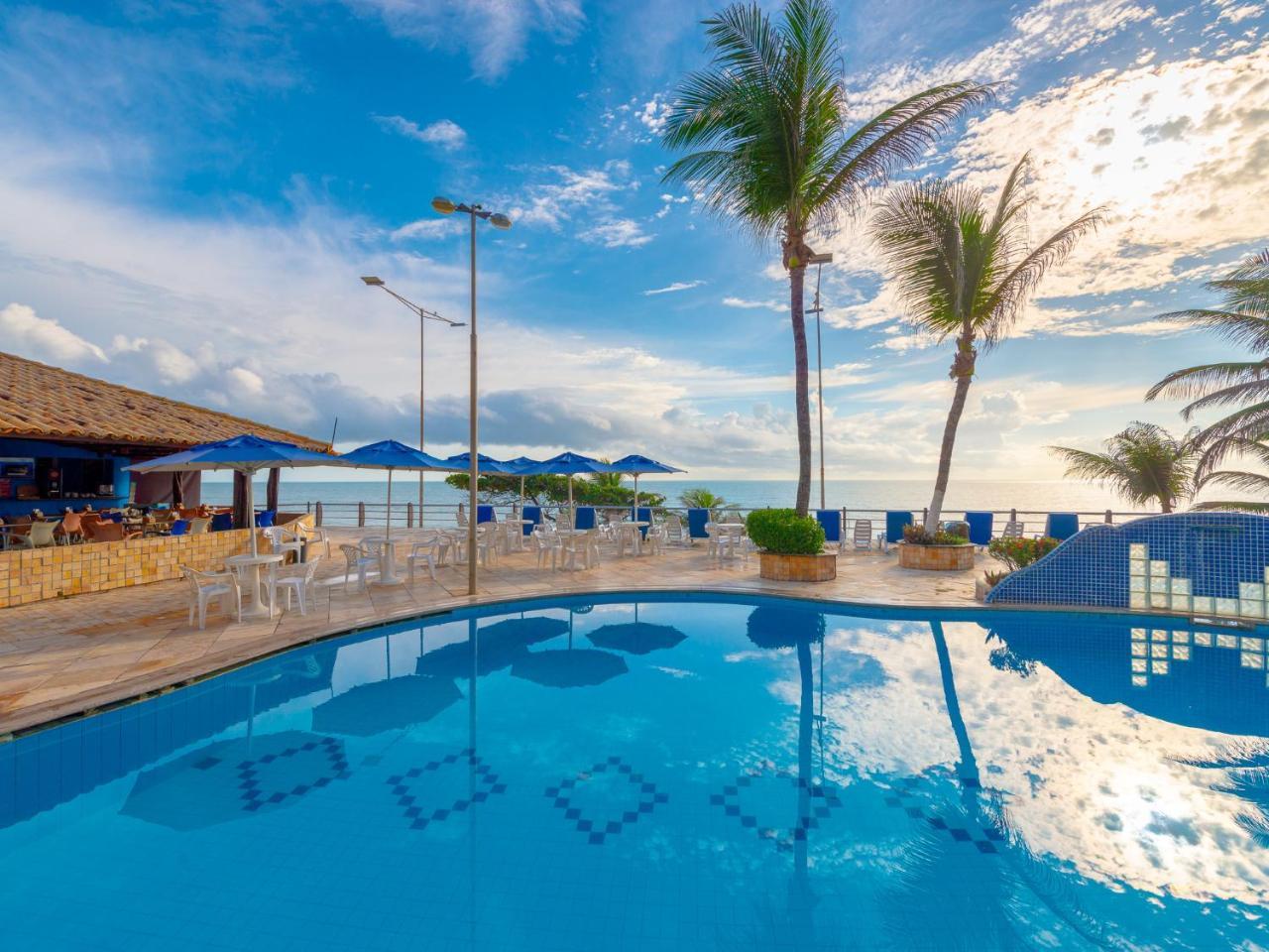 Happy Azul Hotel
